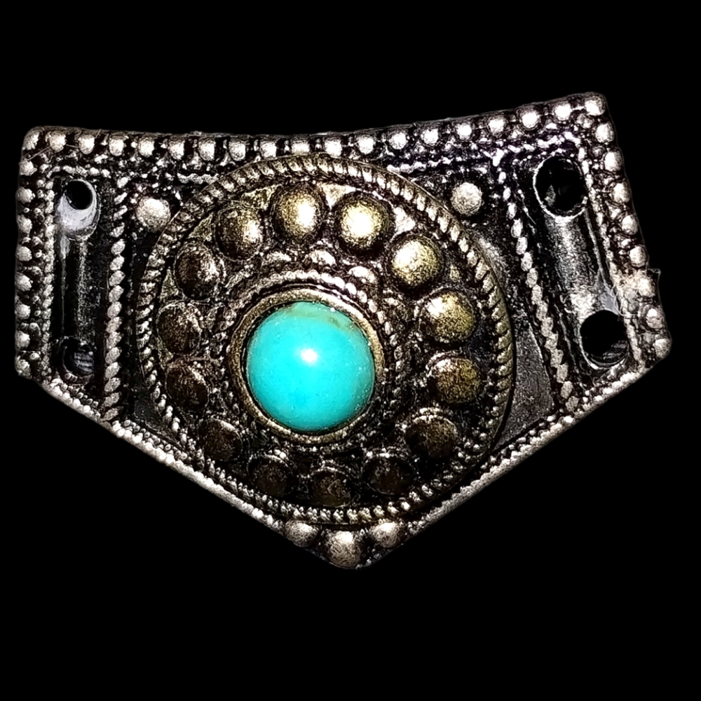 Beautiful vintage silver and turquoise southwestern broach